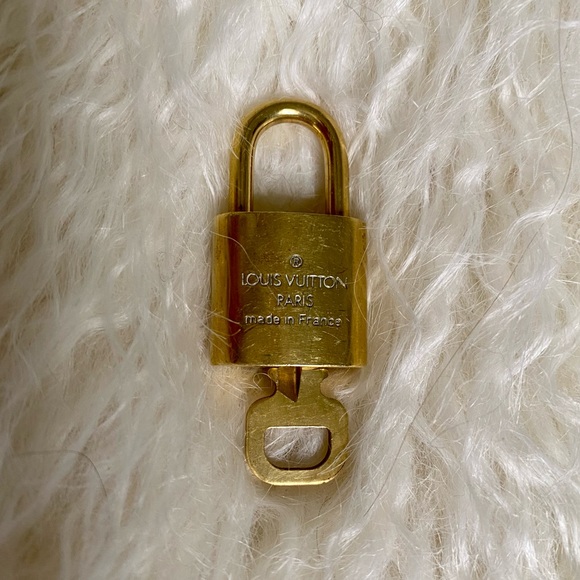 Louis Vuitton Lock & Key #321 - Picture 2 of 6